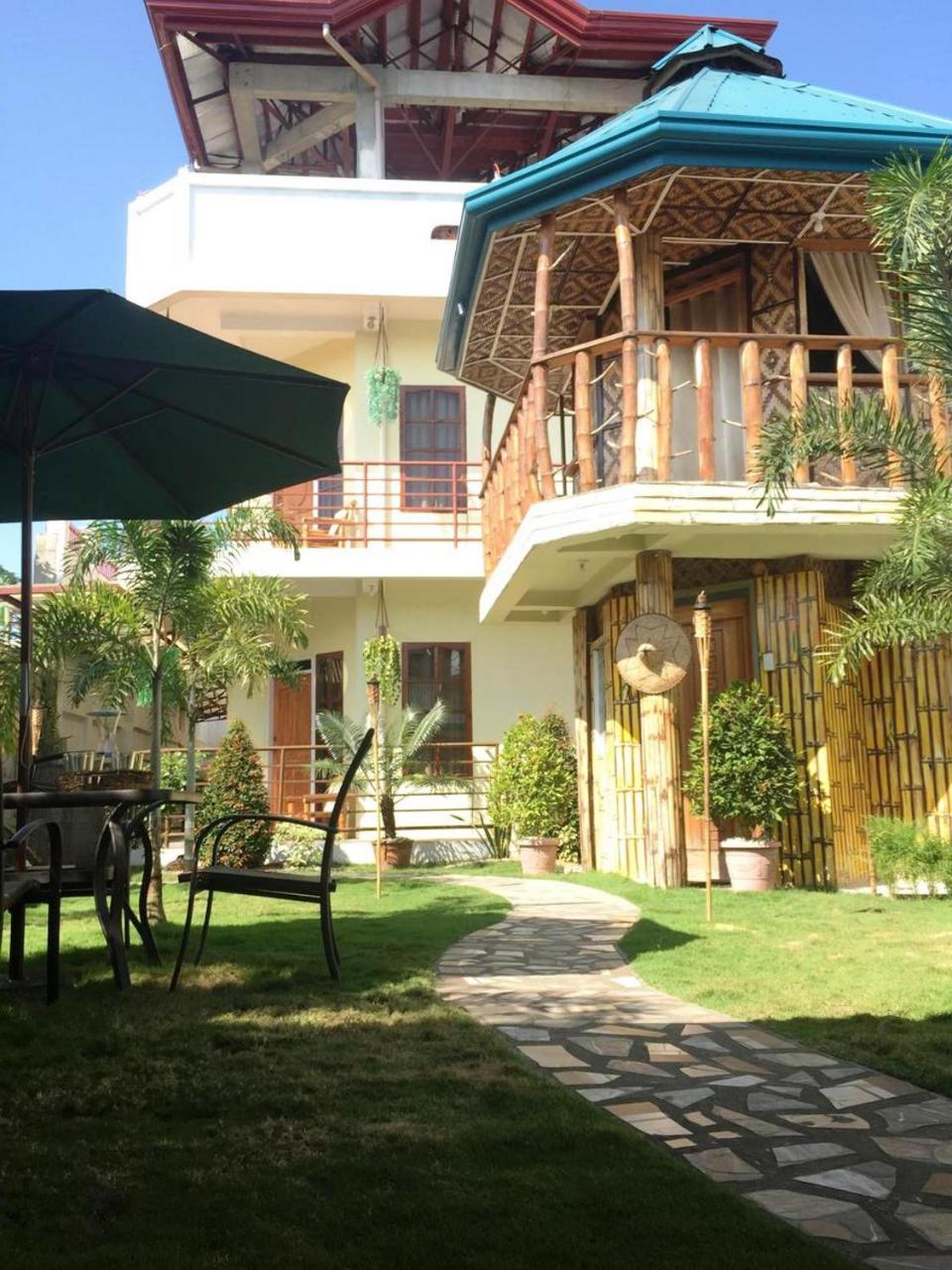 טקלובן Bamboo Garden Boutique Hotel מראה חיצוני תמונה