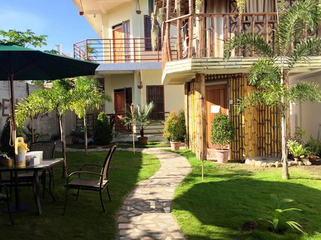 טקלובן Bamboo Garden Boutique Hotel מראה חיצוני תמונה